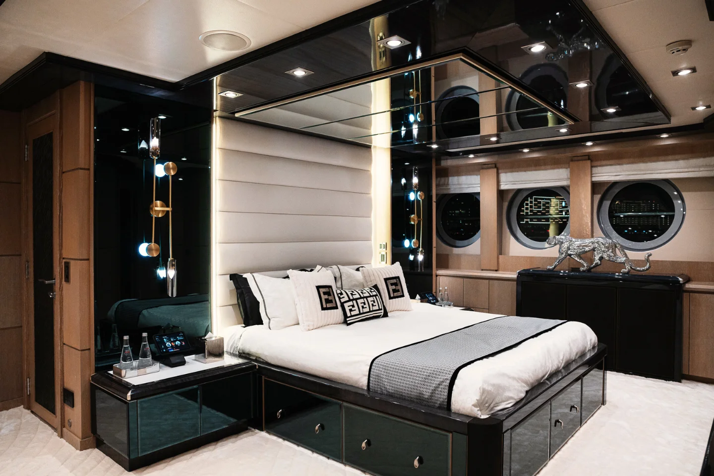 Yacht Gallery Image